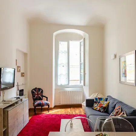 Apartment Joivy Bright 2br Flat With Parking In Centre