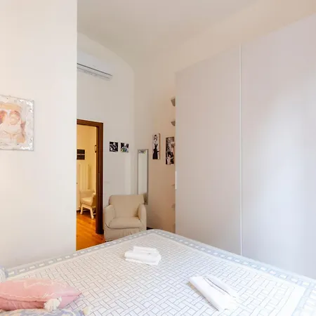 Joivy Bright 2br Flat With Parking In Centre Apartment Rapallo