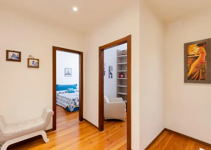 Joivy Bright 2br Flat With Parking In Centre Апартаменти Рапалло