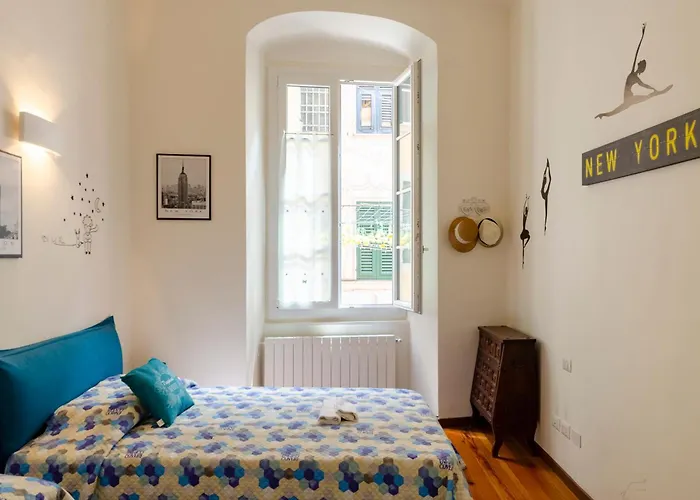 Joivy Bright 2br Flat With Parking In Centre Рапалло